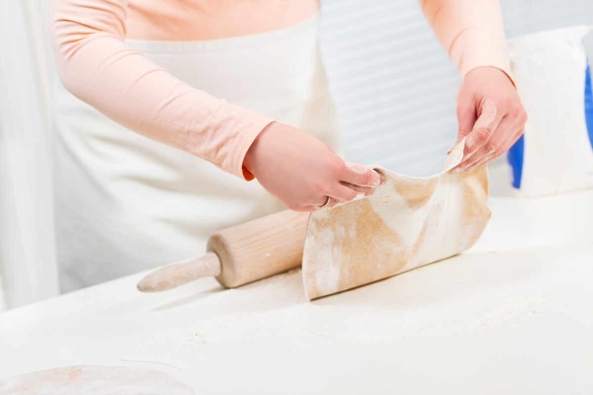 girl-baking-and-roll-dough